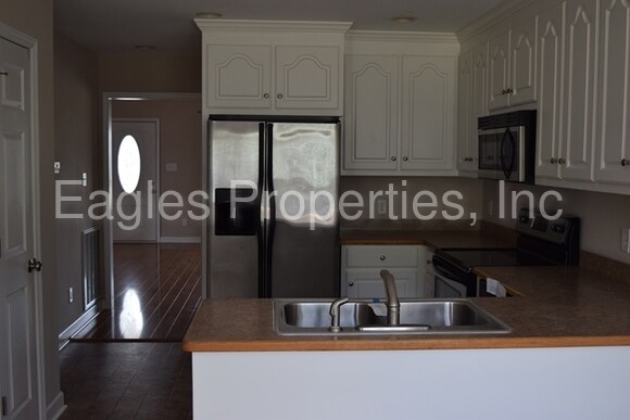 Building Photo - 105 Heron Pl