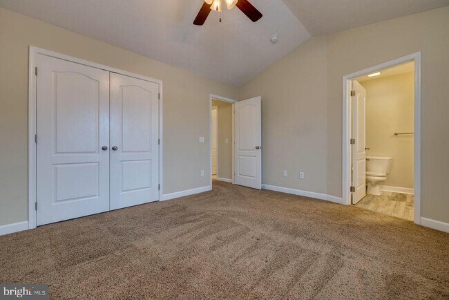 Foto del edificio - 102 Cedar Point Ln