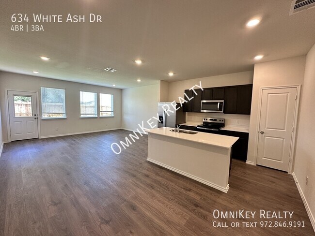Foto del edificio - 634 White Ash Dr