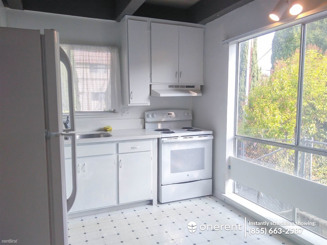 Foto principal - 7221 Bark Ln