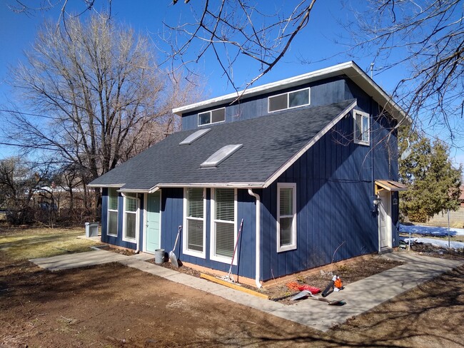 Building Photo - 104 S 400 E