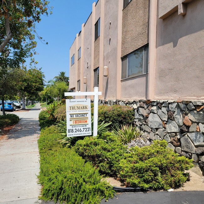 Foto del edificio - 405 E Elk Ave