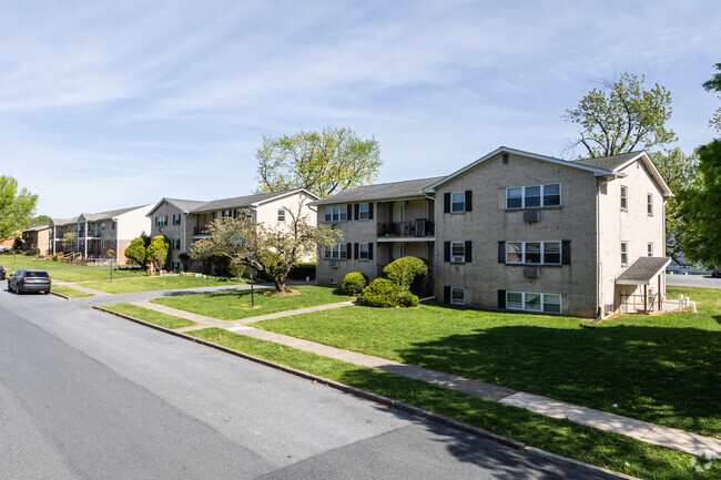 Foto del edificio - Lawnton Gardens