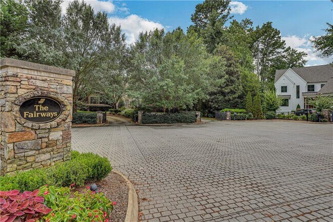 Foto del edificio - 6295 Windward Pkwy