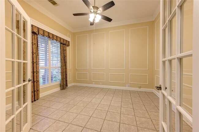 Building Photo - 1819 Misty Oaks Ln