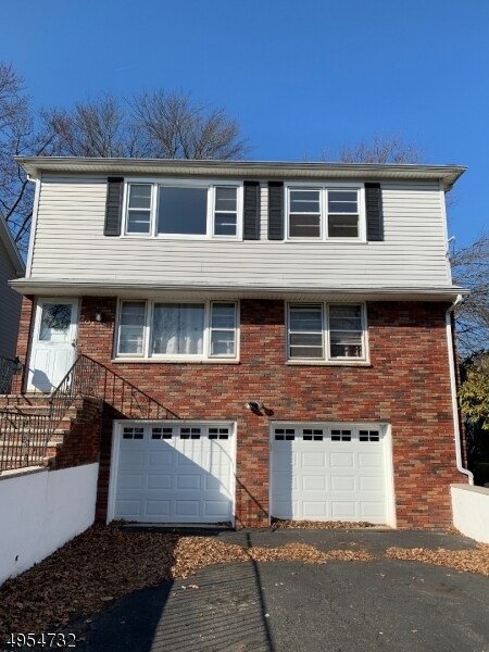 Primary Photo - 204 Burnside Ave