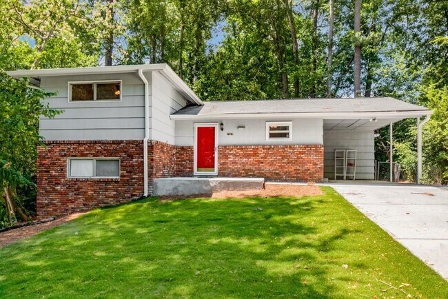 Building Photo - 2563 Beverly Hills Dr