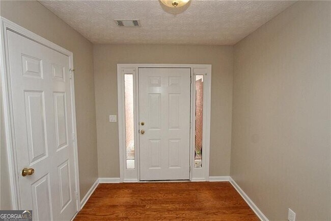 Foto del edificio - 1490 Creek Pointe Cir