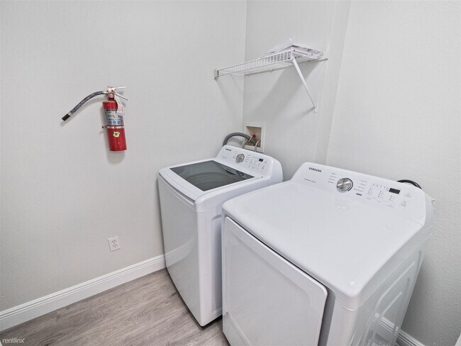 Foto del edificio - 1 br, 1 bath Condo - 6518 Swissco Drive 1234
