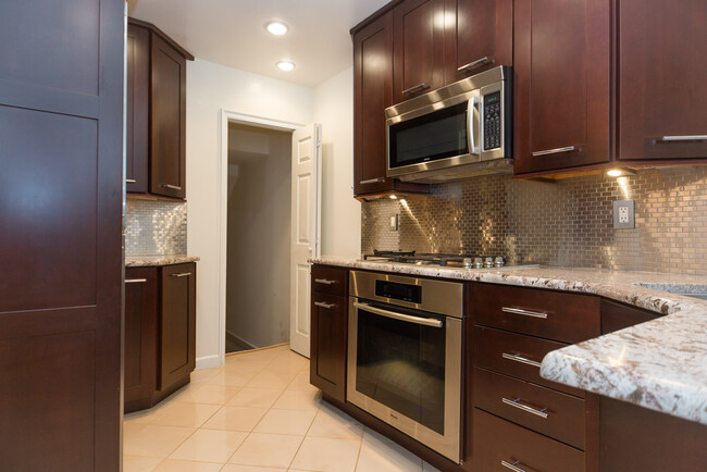 Building Photo - 3628 Jenifer St NW