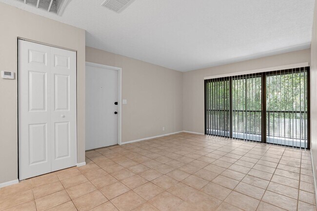 Foto del edificio - Lovely 1/1 condo in Winter Springs ~ Fresh...