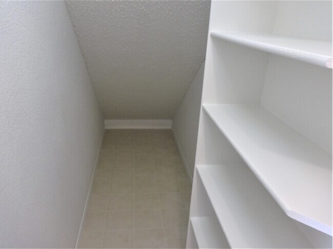 Building Photo - 1809 Mapleleaf Dr