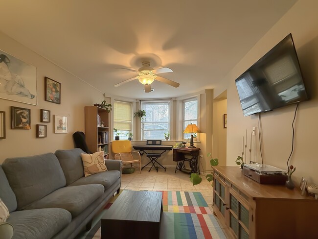 Foto del edificio - 3441 N Oakley Ave