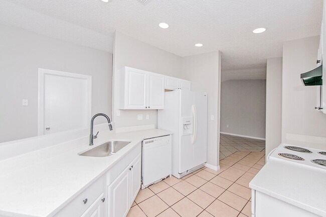 Photo - 4 bedroom / 2bath Home for Rent Kissimmee....