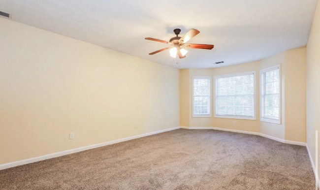 Building Photo - 157 Hayes Cir