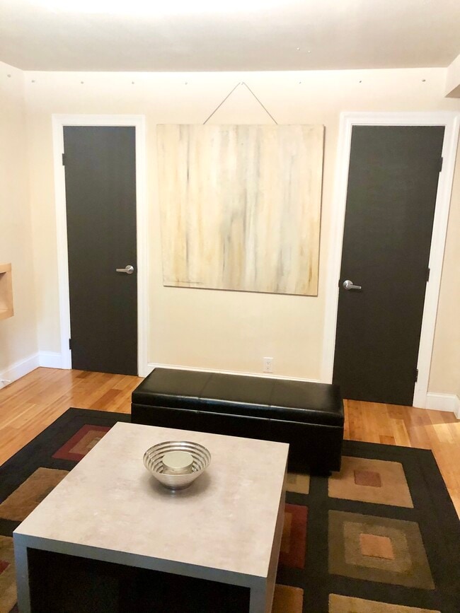 Living room /bedroom - 4634 18th St