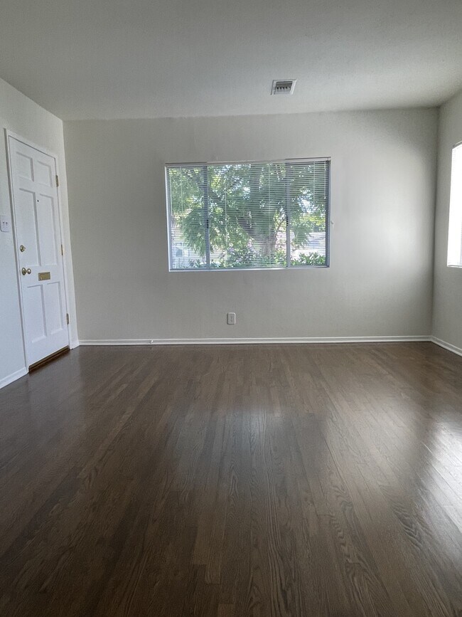 Foto del edificio - 7013 Willis Ave