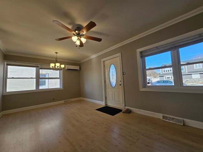 Building Photo - 113 E St