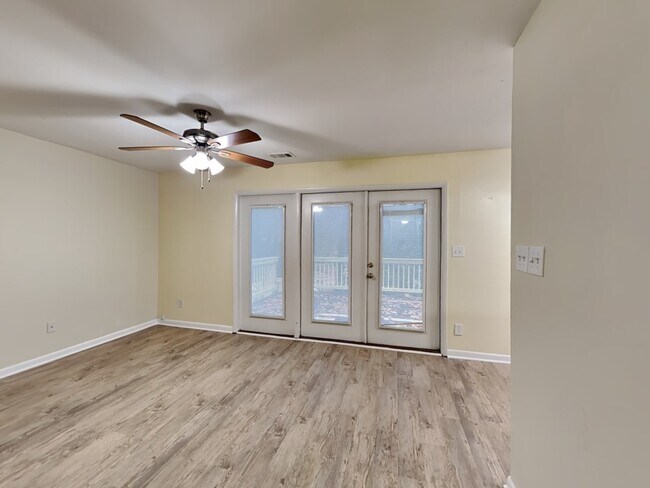 Foto del edificio - 2450 Carolyn Dr SE