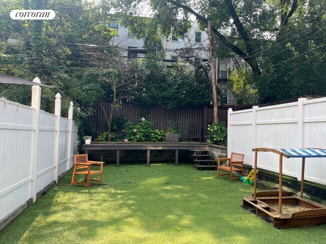 Foto del edificio - 511 Hicks St