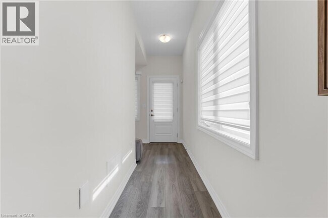 Building Photo - 40 Zinfandel Dr