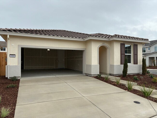 Foto del edificio - New construction in gated community with solar!