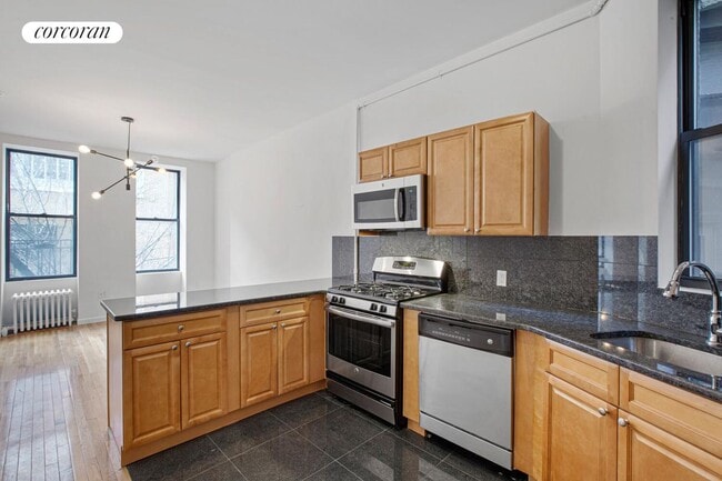 Building Photo - 154 Columbus Ave