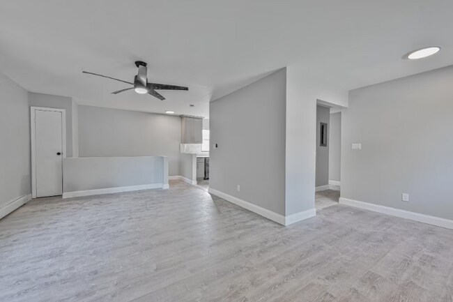Building Photo - 13722 Bedell St