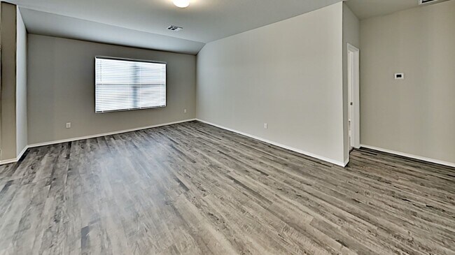 Building Photo - Very Nice 4 Bedroom 2.5 Bath in Yukon Schools