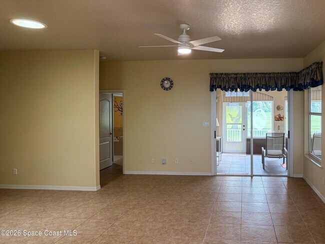 Foto del edificio - 4292 Woodhall Cir