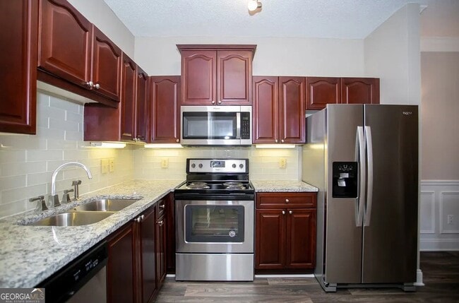 Building Photo - 26000 Mill Creek Ave