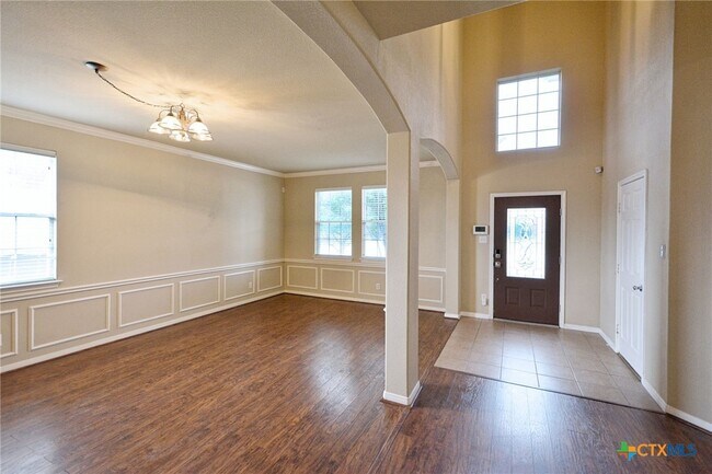 Building Photo - 2065 Dove Crossing Dr