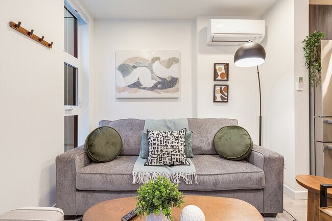 Foto del edificio - 1425 E Howell St