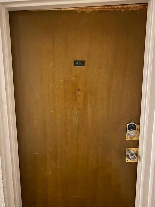 Building Photo - 1885 N Taylor Rd