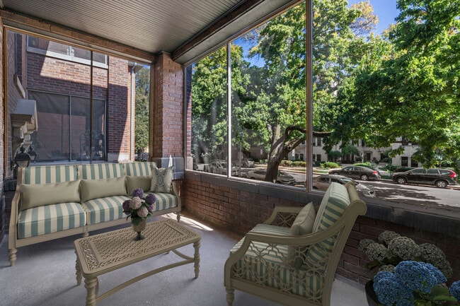 Building Photo - 323 Wisconsin Ave