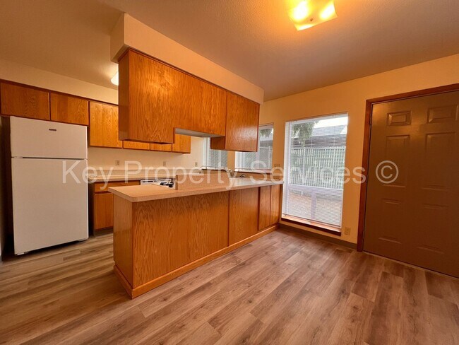 Foto del edificio - Vancouver Two Bedroom Townhome with Backyard