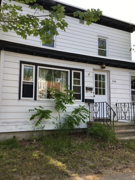 Exterior - 220 Webber Ave