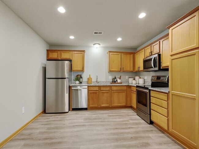 Foto del edificio - 400 NW Woodbury Dr