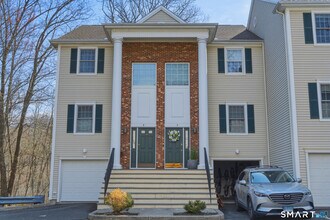 Building Photo - 570 Danbury Rd