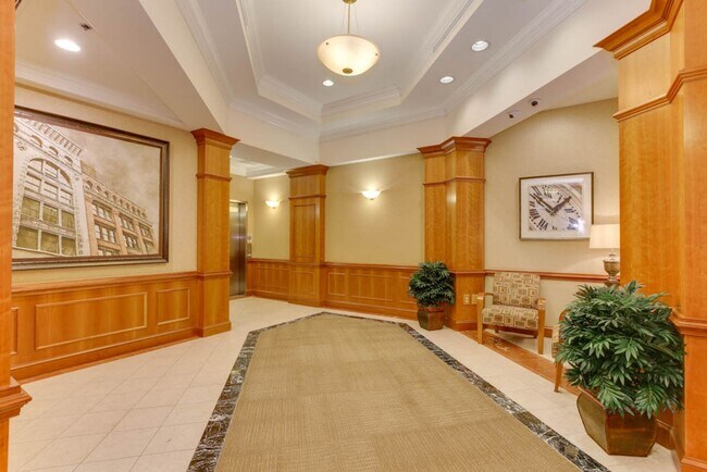 Building Photo - Spectacular Penthouse Condo in Downtown No...