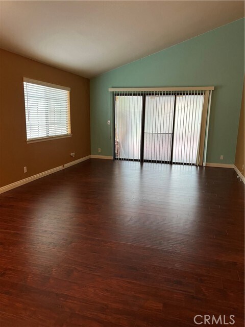 Foto del edificio - 11675 Maple St