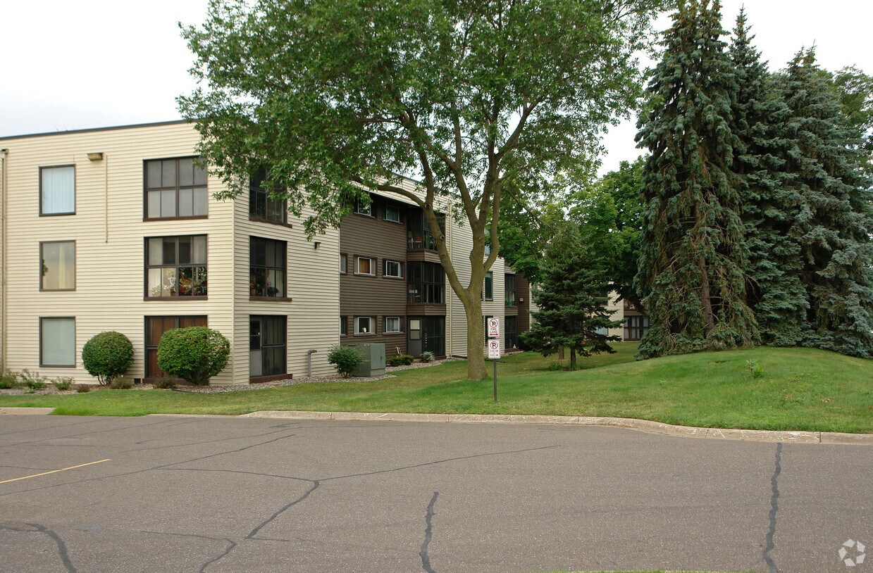2485 Canabury Dr, Little Canada, MN 55117 Apartments Little Canada