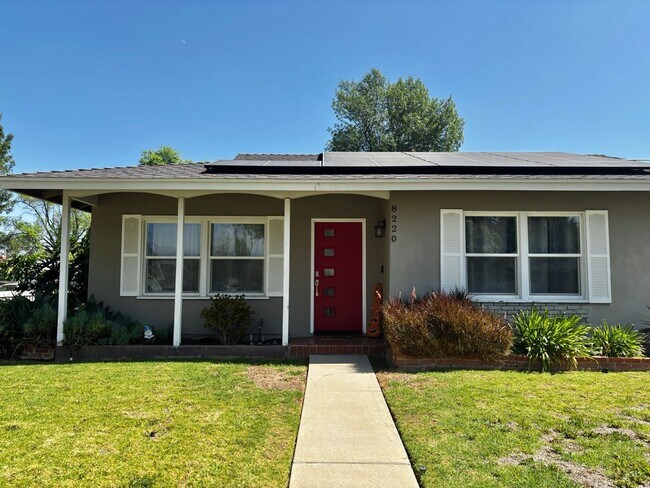 Building Photo - Beautiful 3 Bedroom Home Located in West Hills