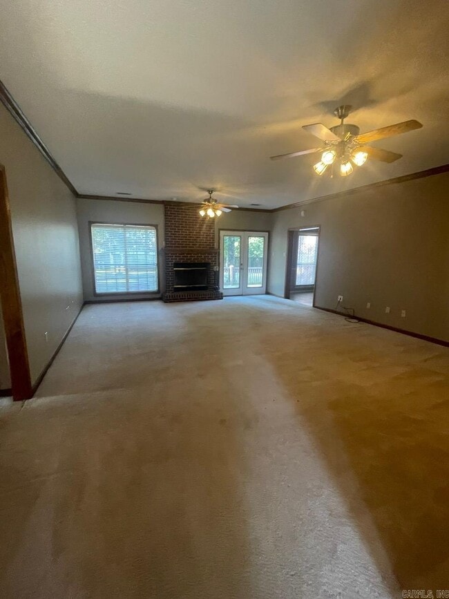 Building Photo - 23 S Sunland Dr