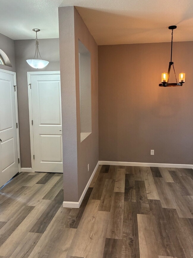 Building Photo - Beautiful Lake Oasis with 3 Bedrooms and 3 Bathrooms!