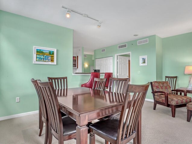 Building Photo - 700 E Boynton Beach Blvd