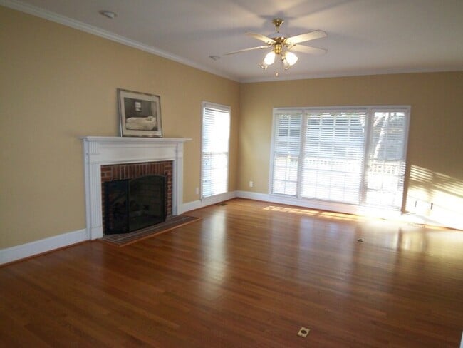 Foto del edificio - 2308 Howerton Ct