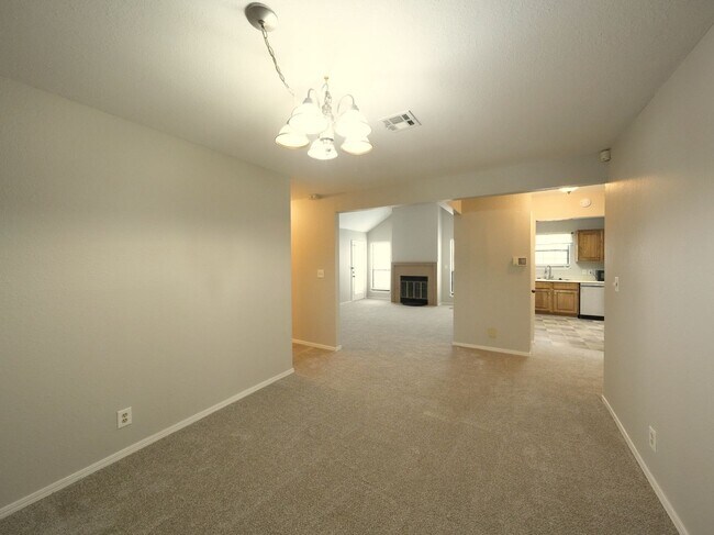 Foto del edificio - 3 Bed | 2 Bath | South Tulsa