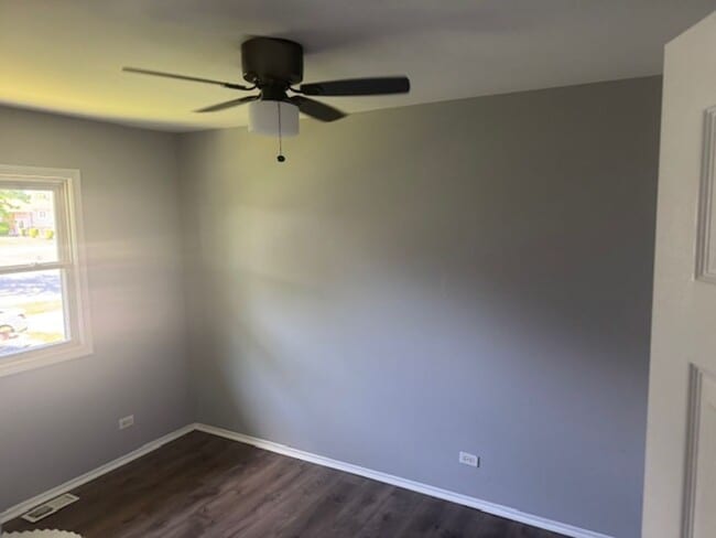 Building Photo - Don't wait --must see! 4Bd, 2Ba