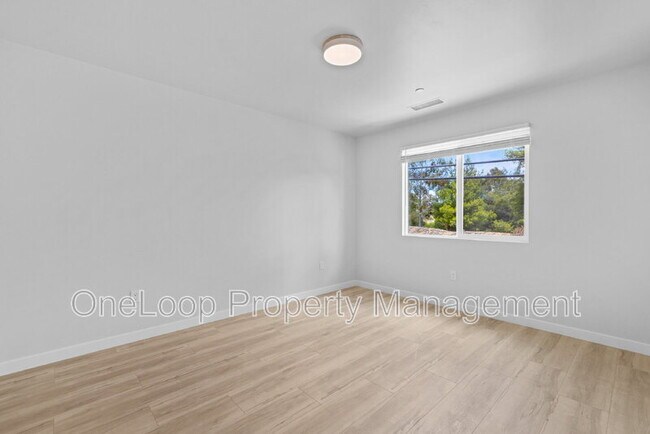 Foto del edificio - 6256 E Lake Dr